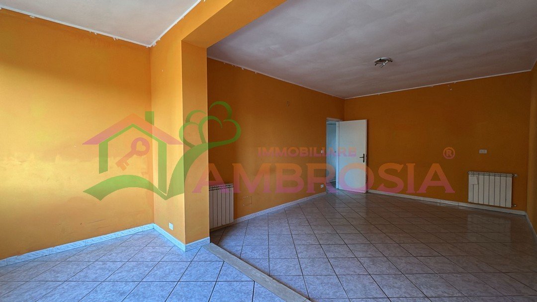 Quadrilocale con tre balconi – Torre Angela